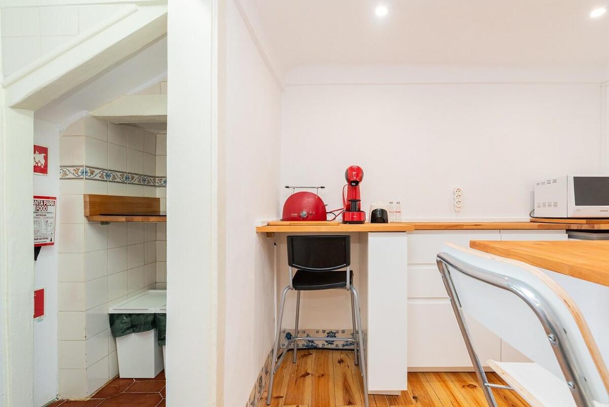 ליסבון Attic Apartment With Balcony In Bairro Alto מראה חיצוני תמונה