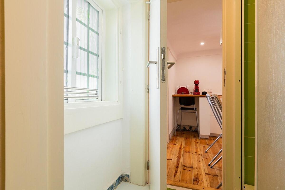 ליסבון Attic Apartment With Balcony In Bairro Alto מראה חיצוני תמונה
