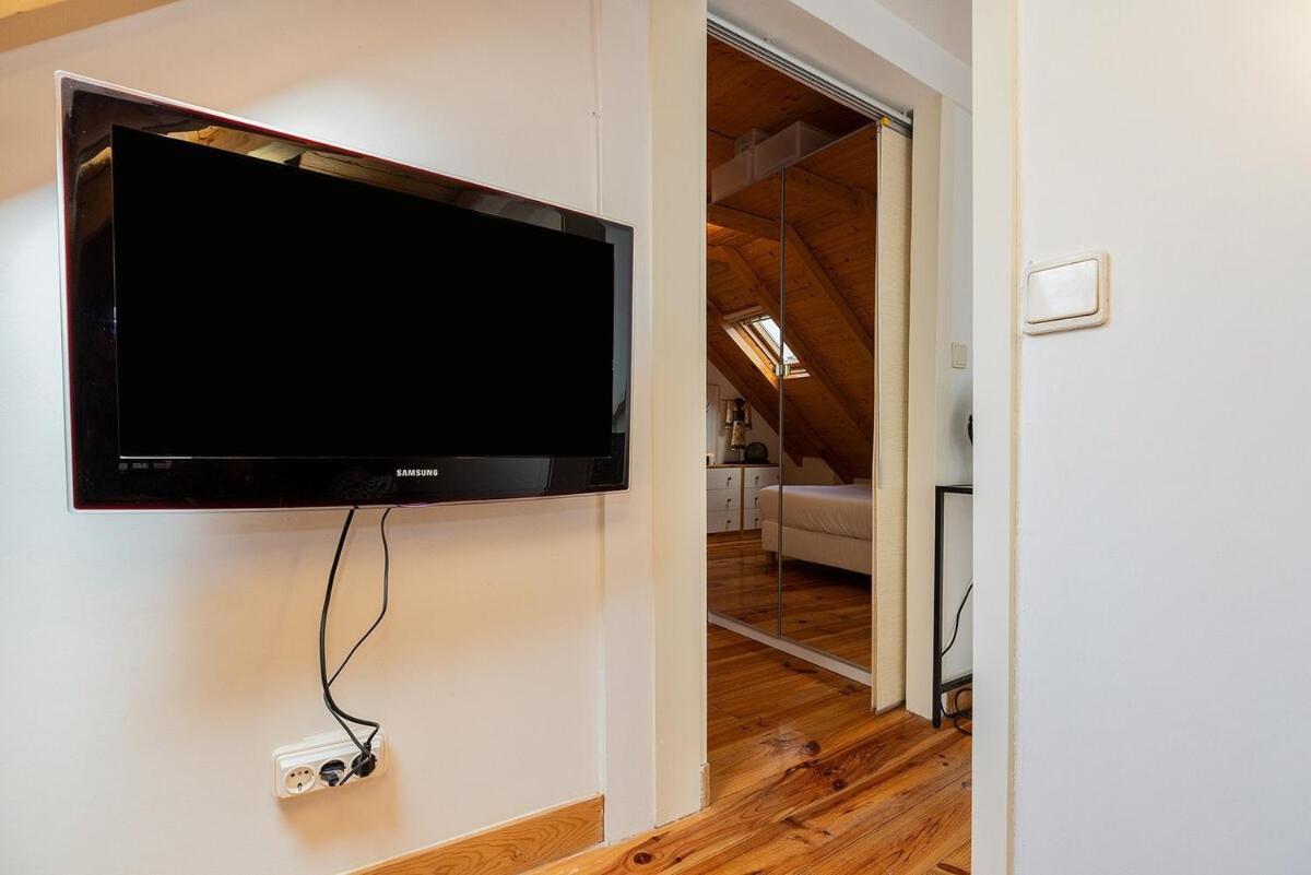 ליסבון Attic Apartment With Balcony In Bairro Alto מראה חיצוני תמונה